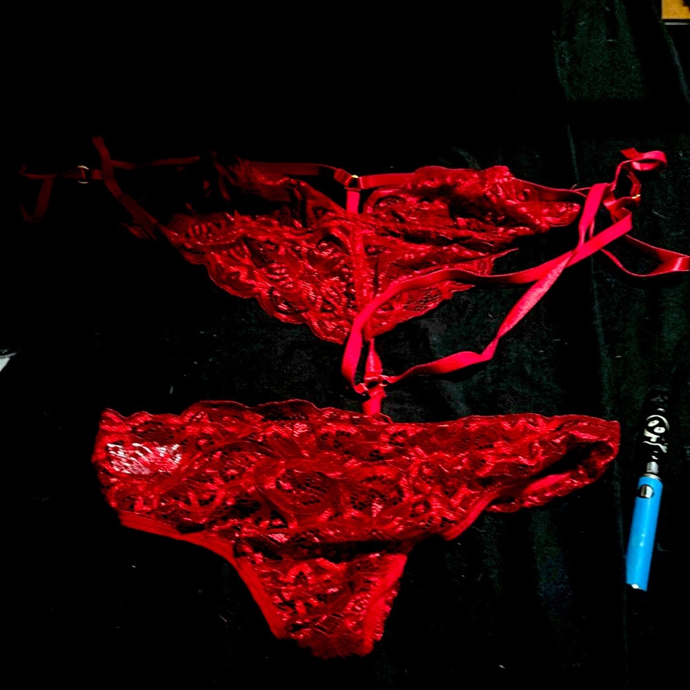 Cute little lingerie set!!